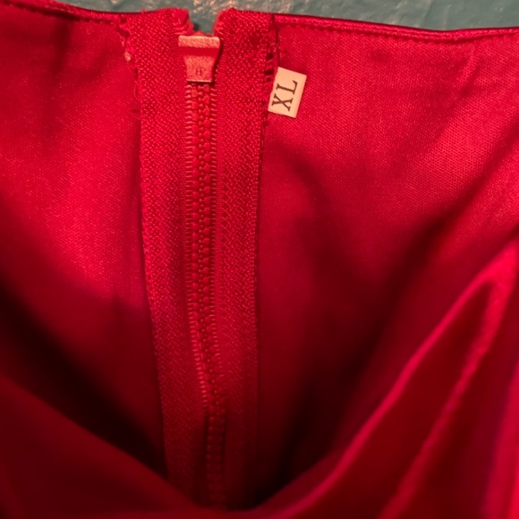 Red shiny corset with rhinestone straps and back zipper. - Picture 6 of 6
